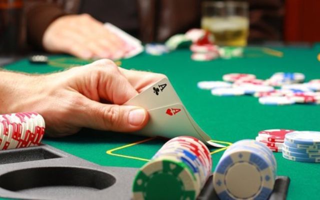 Cách xếp bài khi chơi cờ bạc bịp